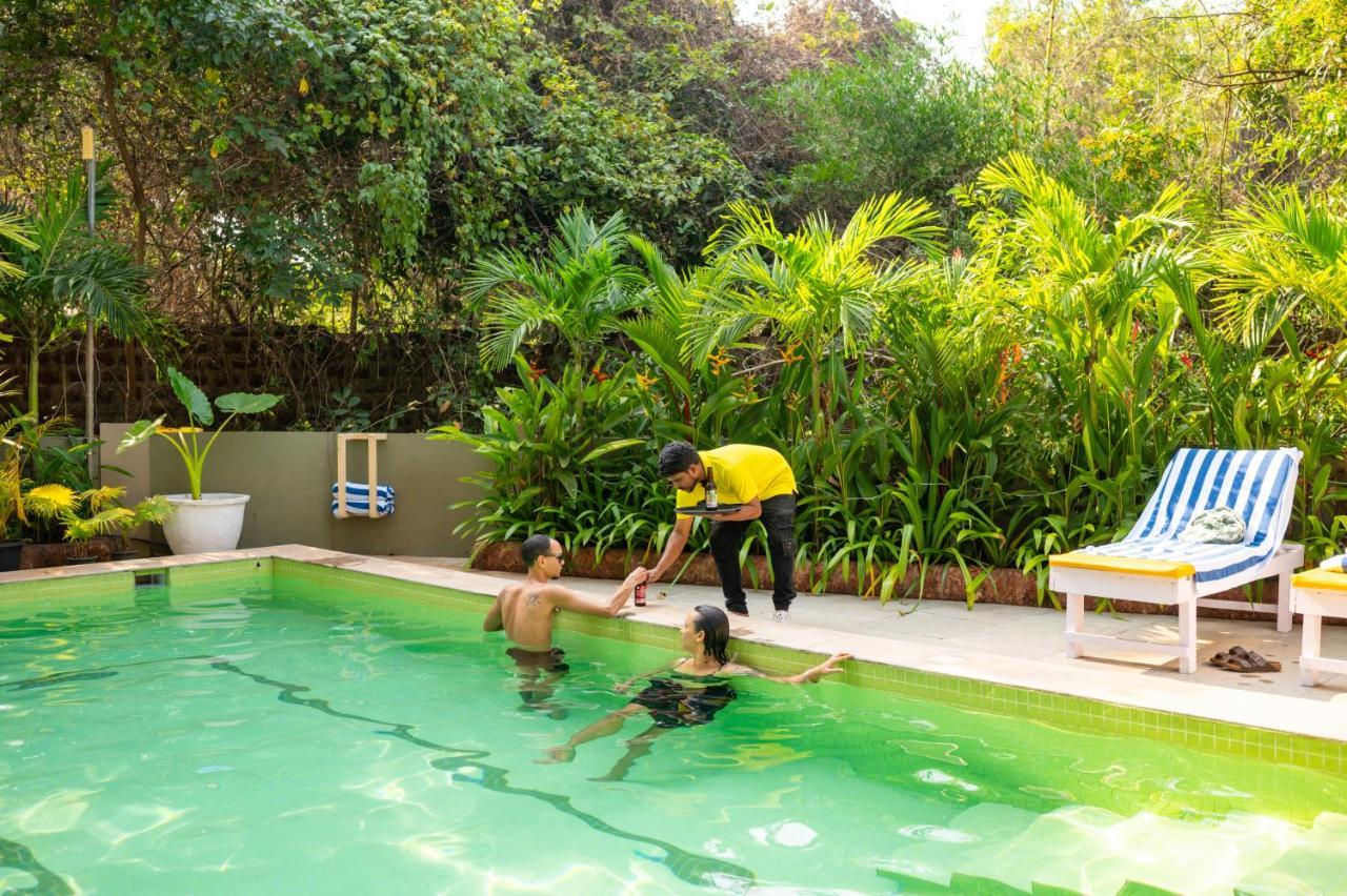 Locomo Boutique, Morjim - Stay Work Eat Exterior foto