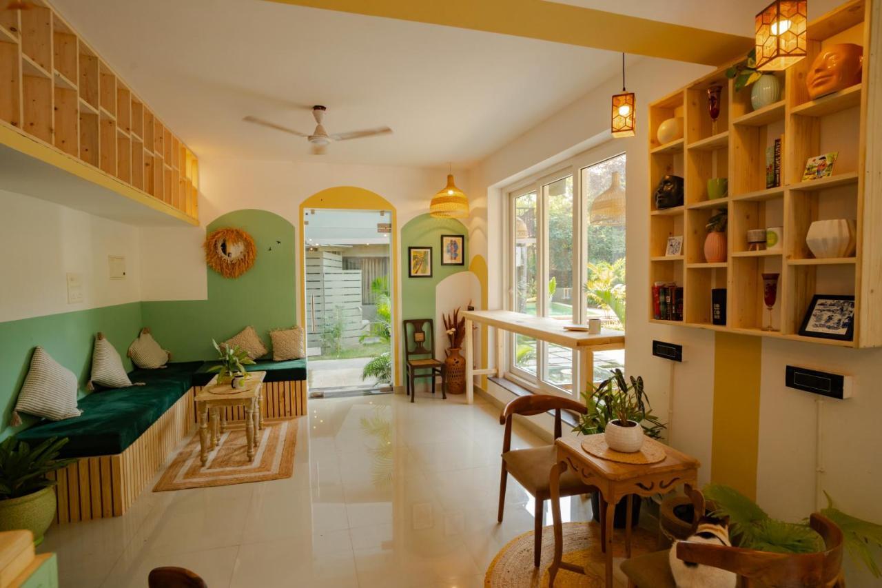 Locomo Boutique, Morjim - Stay Work Eat Exterior foto