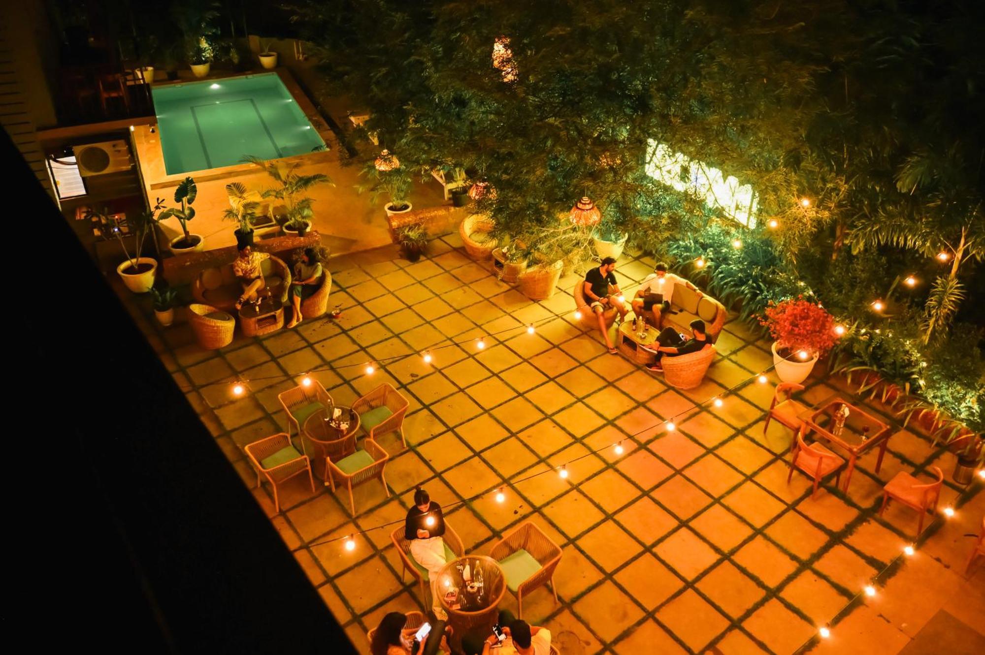 Locomo Boutique, Morjim - Stay Work Eat Exterior foto