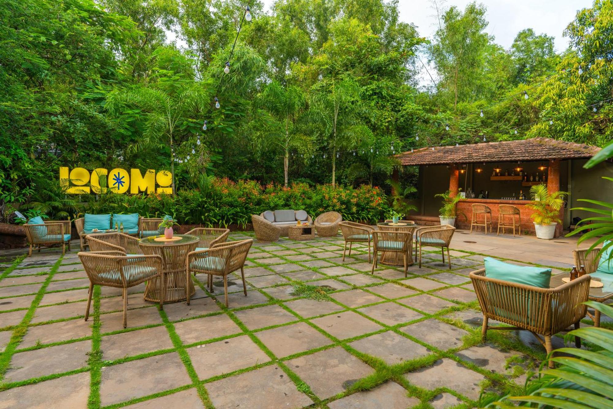 Locomo Boutique, Morjim - Stay Work Eat Exterior foto